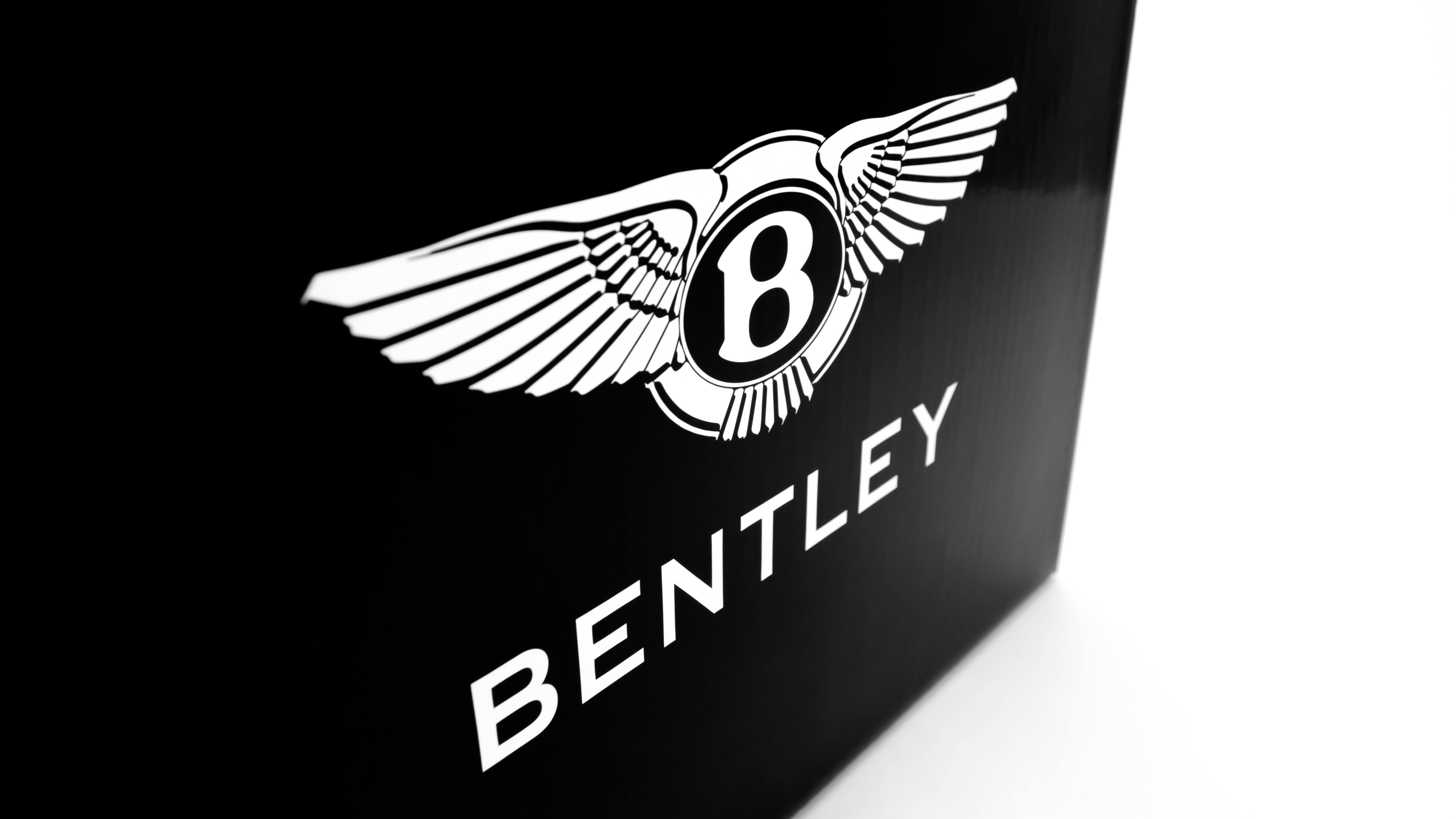 Bell Racing USA | Bentley Helmet Box | Graphic Design